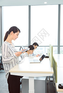 商务女性工作手机图片