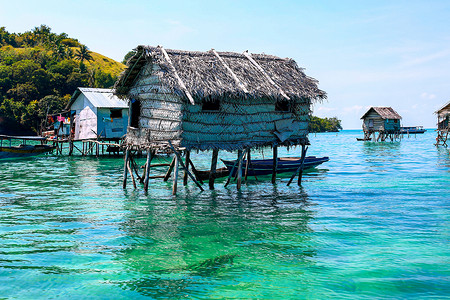 仙本那水上屋背景