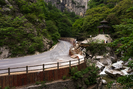 秦岭太白山道路背景图片