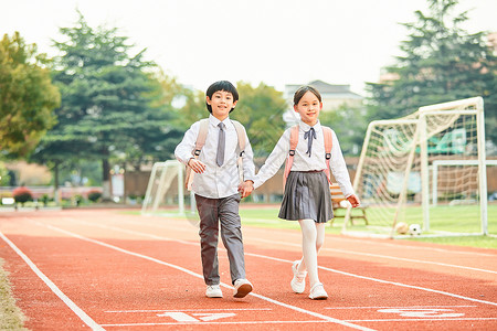 小学生放学图片