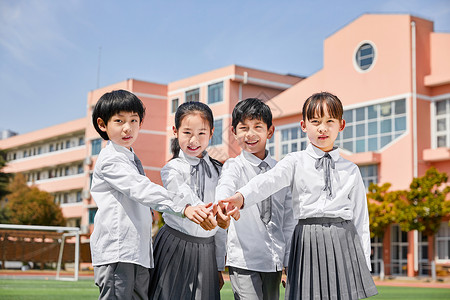 小学生操场活动背景图片