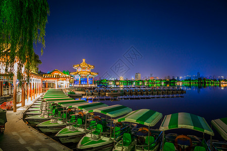 泉城济南地标济南大明湖夜景背景