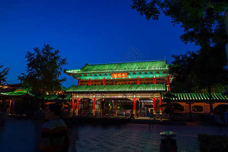 山东省地标济南地标泉城广场济南大明湖夜景背景