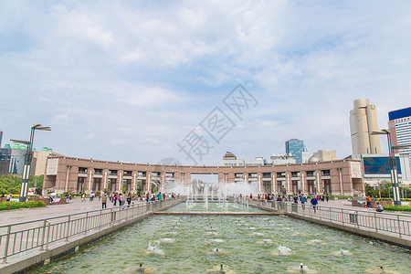 山东省地标济南地标泉城广场济南科技馆前喷泉背景