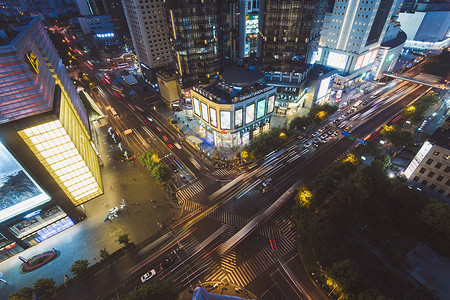 街头人流上海浦东街头夜景背景