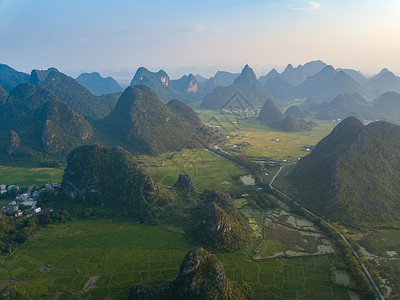 俯视山丘桂林田园喀斯特地貌背景