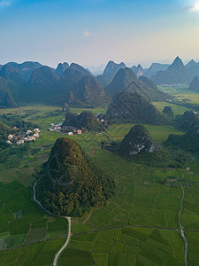 俯视山丘桂林田园喀斯特地貌背景