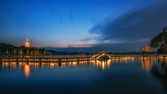 杭州西湖雷峰塔夜景背景图片