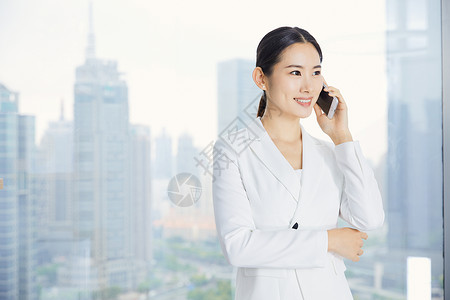 业务处理职场女性电话沟通背景