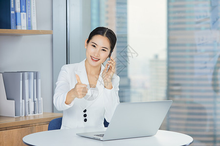 业务处理职场女性电话沟通背景