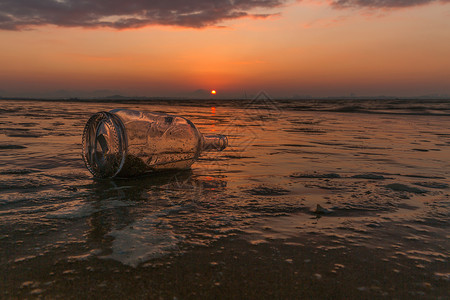 漂流瓶素材后田沙滩漂流瓶背景