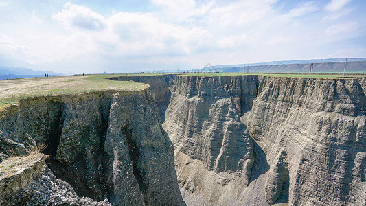 新疆峡谷峭壁背景图片