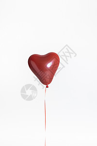 放飞爱心红色爱心气球背景