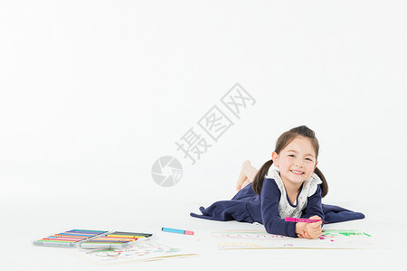 学习外国儿童节外国女孩画画背景