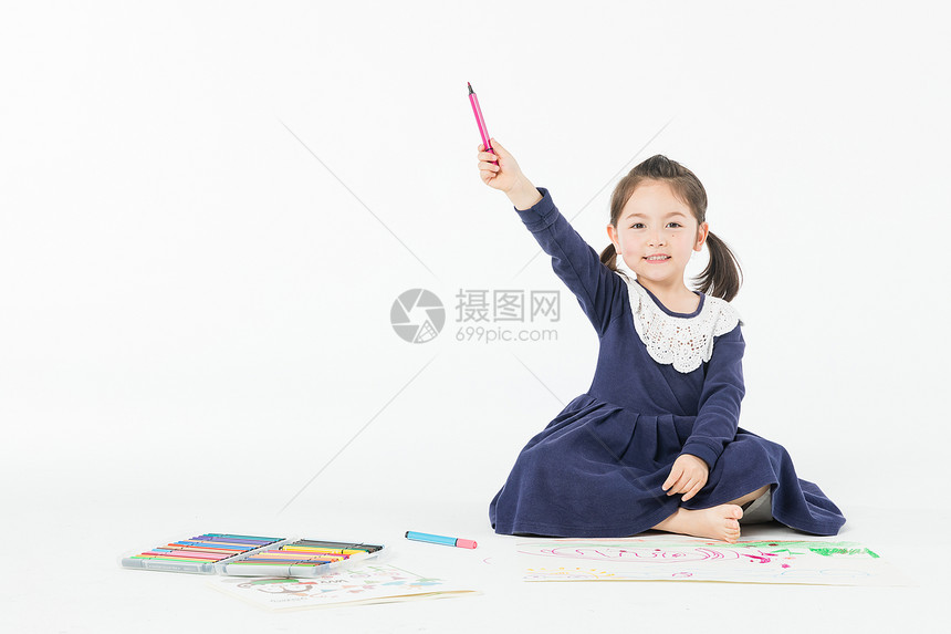 儿童节外国女孩画画图片