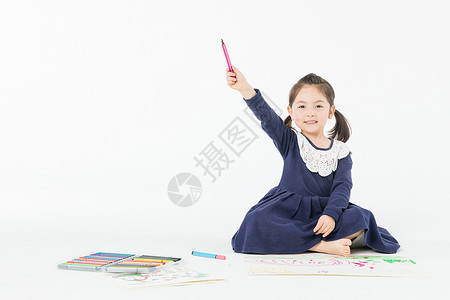 人物手绘画儿童节外国女孩画画背景