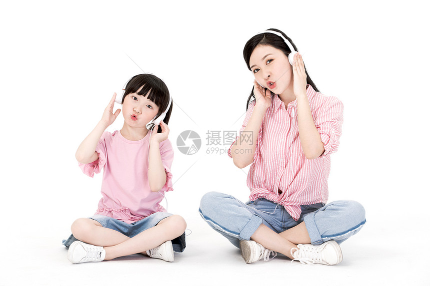 母女听音乐图片