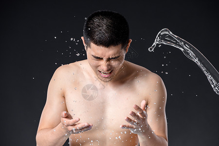 男性洗脸洁面背景图片