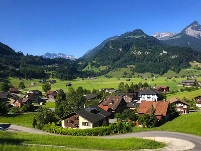 瑞士草原瑞士阿尔卑斯山脉背景