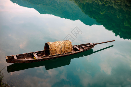 海上的木船小东江小舟背景