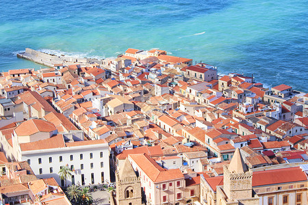 意大利西西里岛切法卢小镇高清图片