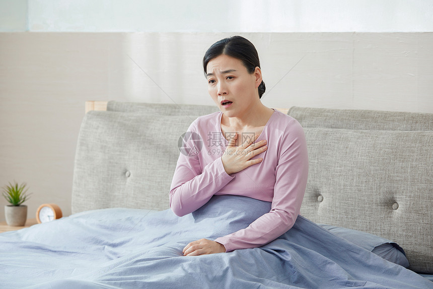 中年女性哮喘图片