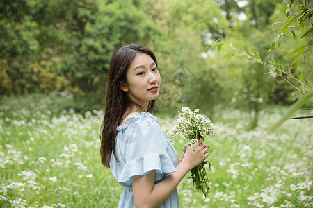 一束花花丛森系美女郊游背景