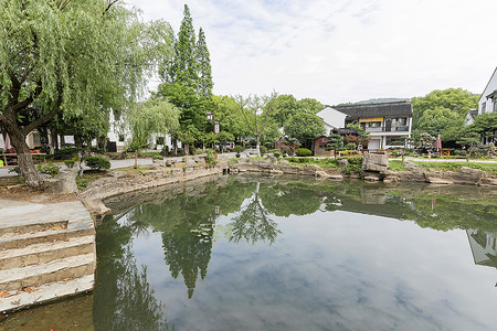 锦鲤古风素材中式湖边建筑背景