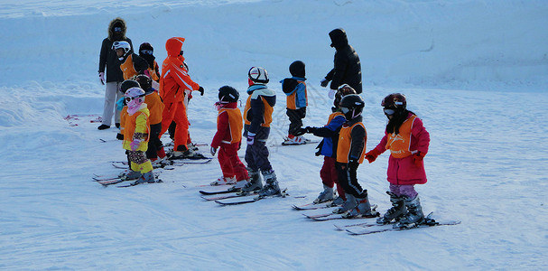 滑雪课中俄边界中国最东黑瞎子岛背景