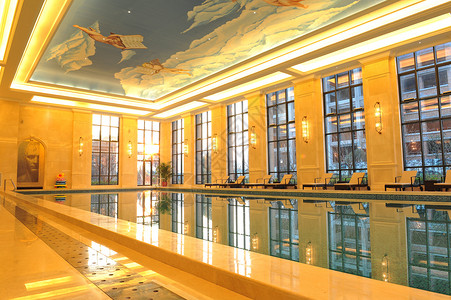 室内游泳池泳馆恒温的高清图片