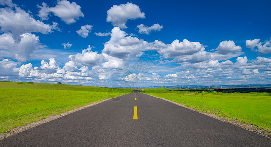 草原道路美丽草原的夏季风景背景