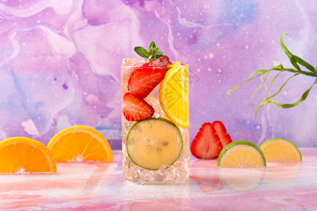 草莓橙子柠檬水夏日草莓水果饮料背景