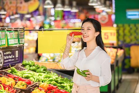 美女超市购物图片