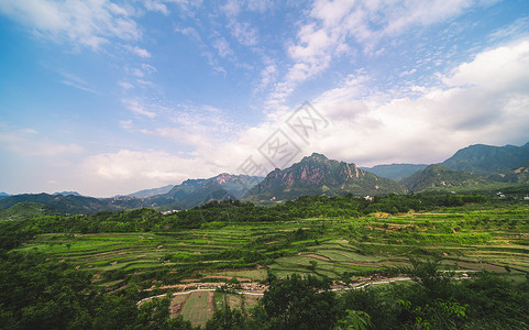 山川田野绩溪梯田与山脉背景