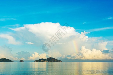 彩虹白云边框菲律宾海边风光背景