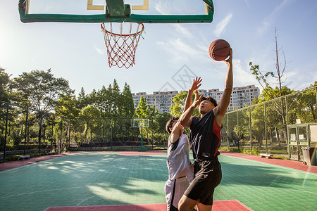 打篮球单挑竞争体育高清图片
