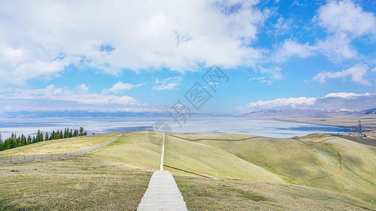 豁达新疆伊犁草原背景