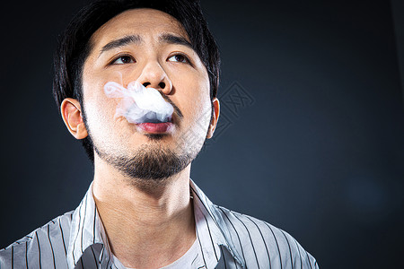 烟雾脸素材男性抽烟背景