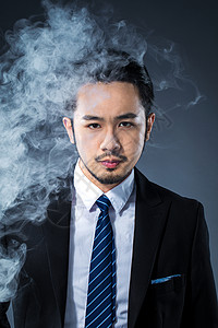 男士抽烟背景图片
