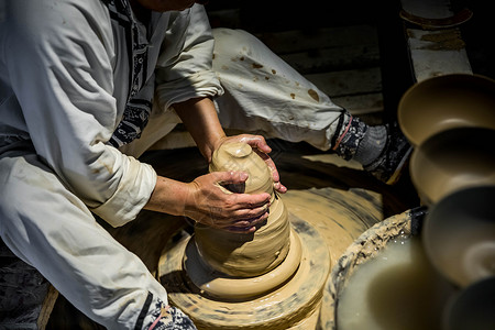 陶瓷缸陶艺手工拉坯背景