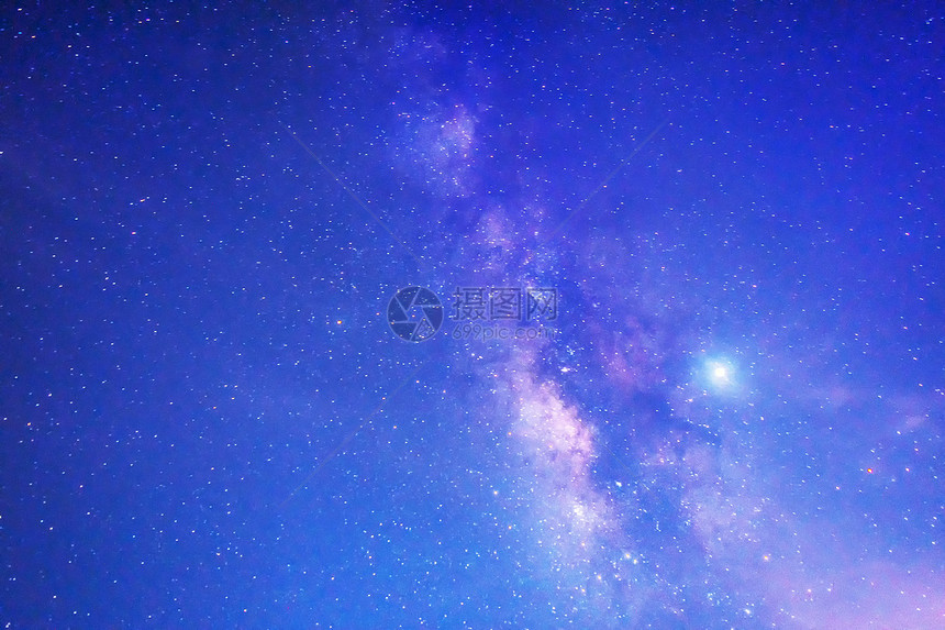 夏季银河背景图片