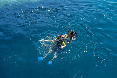 深潜水印尼海岛美娜多潜水背景