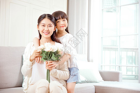 送花的女孩女儿给妈妈送花背景