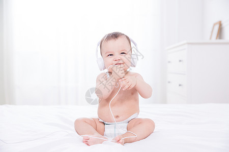 耳机可爱素材外国婴儿听音乐背景