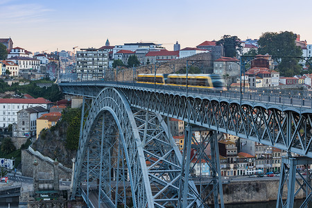 葡萄牙波尔图旅游景点唐路易斯一世大桥图片
