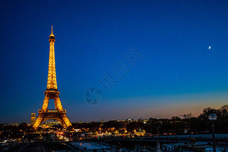 性漫画法国巴黎埃菲尔铁塔背景