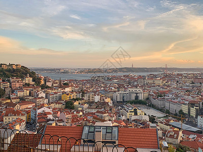 里斯本城市日落全景图背景图片