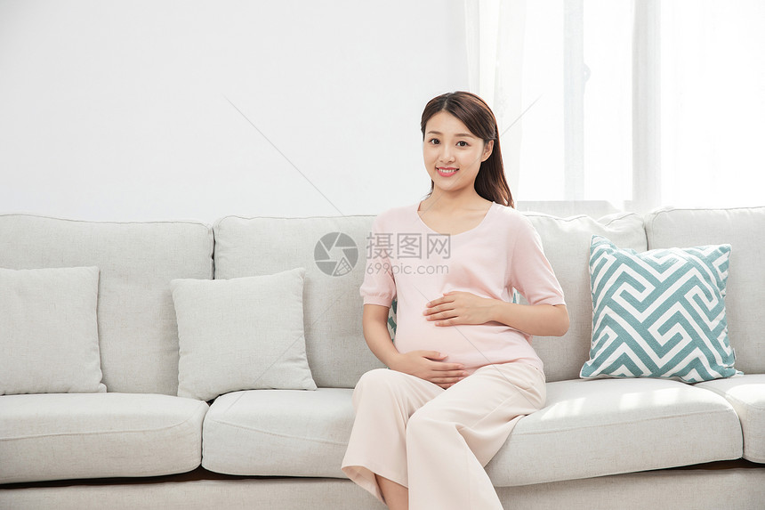 孕妇休闲休息图片