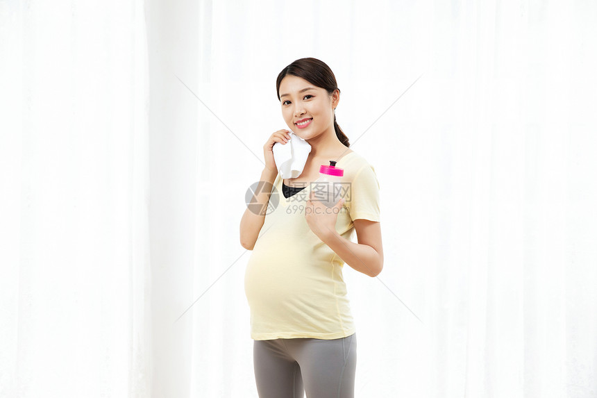 孕妇运动后休息图片