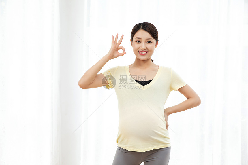 孕妇ok手势图片